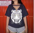 Áo Thun Croptop F21 In Hình Con Báo Cổ Tim - 3188