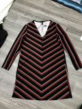 Đầm Thun Rayon Cát F21 Sọc Đen Đỏ Cổ Tim Nút Trước Dài Tay - 1037