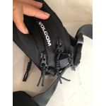 tui-deo-cheo-volcom-den-2169_1