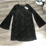[SALE] Đầm Suông Adrienne Nhung Ép Họa Tiết Tay Loe - Size L 55-60kg