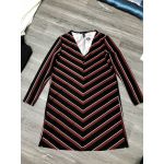 Đầm Thun Rayon Cát F21 Sọc Đen Đỏ Cổ Tim Nút Trước Dài Tay - 1037